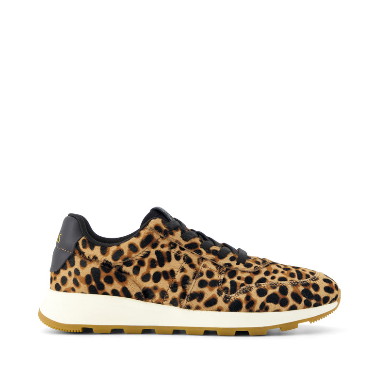 TRVL LITE Retro Runner Sneaker